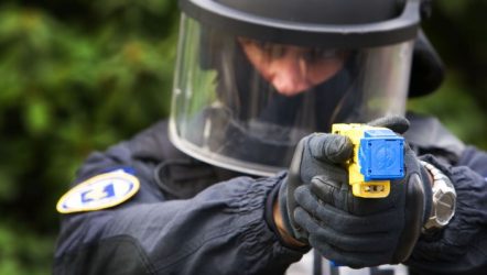 Krijgen minderjarigen te maken met stroomstootwapens?