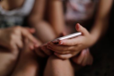 Nieuwe Wet Aanpak seksuele misdrijven: de gevolgen voor minderjarige slachtoffers